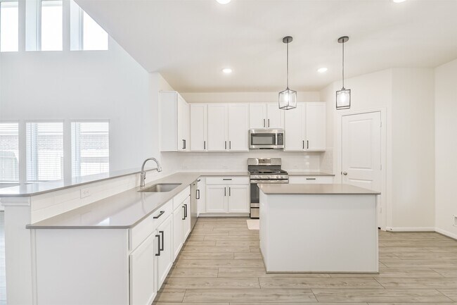 Building Photo - 30812 Willow Green Ln