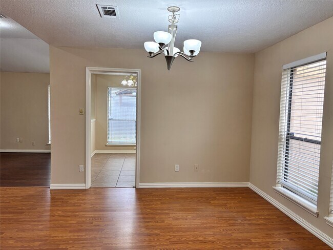 Building Photo - 15231 Cabots Landing Dr
