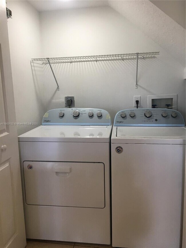 Building Photo - 11528 NW 60th Terrace