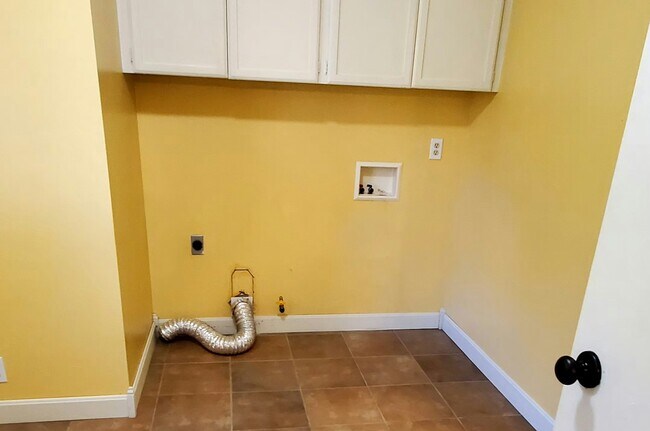 Building Photo - 5532 E 61st Pl