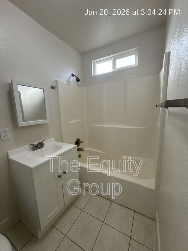 Building Photo - 320 S Crespi Ave