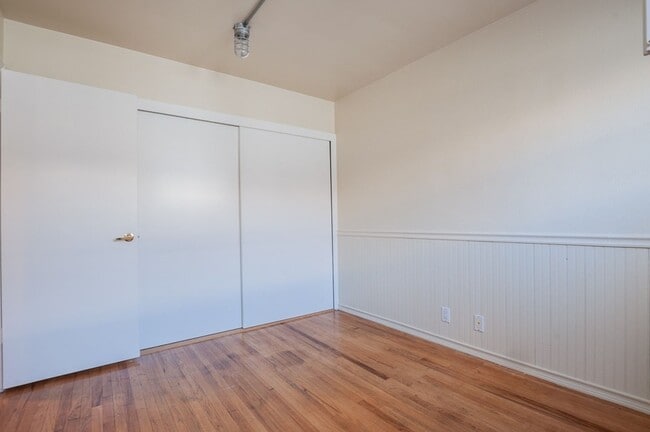 Building Photo - Beautiful single family house for rent