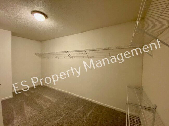 Building Photo - COMING SOON!! Gorgeous 3 Bedroom 2.5 Bath Home in Avon is Near Everything