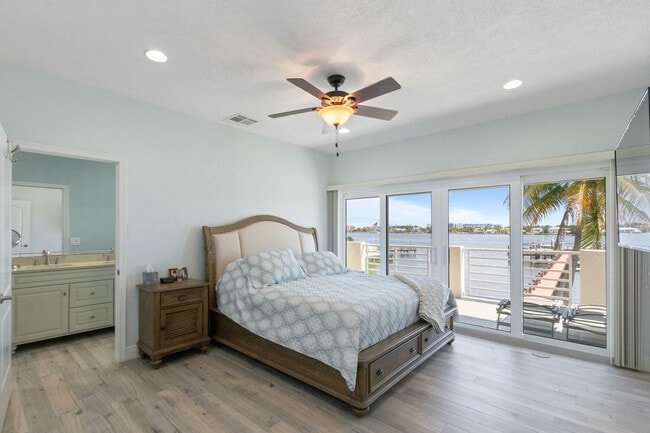 Building Photo - 316 N Lake Dr