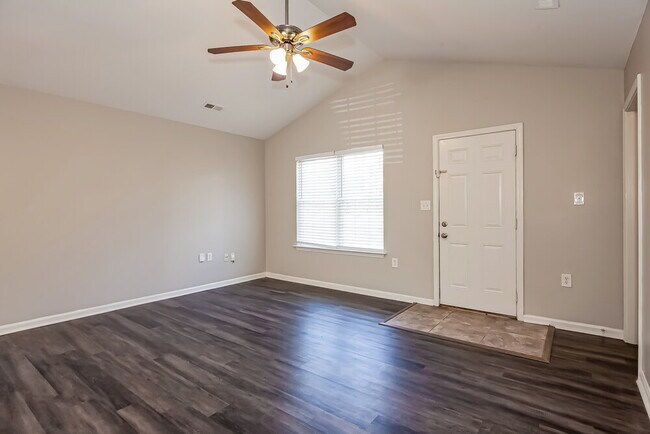 Building Photo - 1315 Braveheart Ln