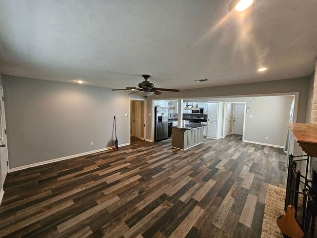 Building Photo - 110 Lacey Ln