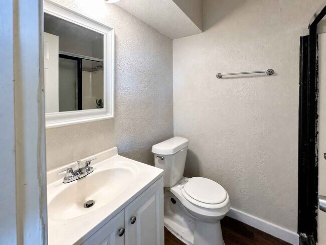 Building Photo - 8710 Parkway Forest Dr