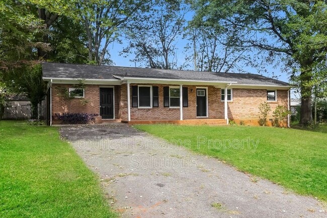 Building Photo - 1141 Carolina Cir