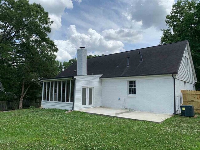 Building Photo - 3069 Circle Gate Dr