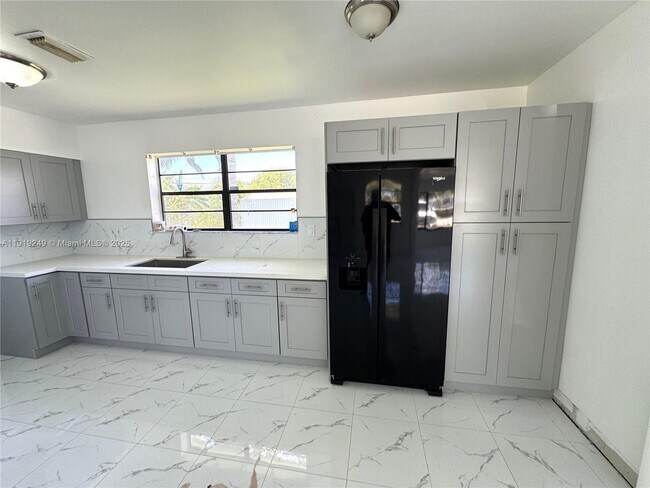 Building Photo - 10840 SW 222nd Dr