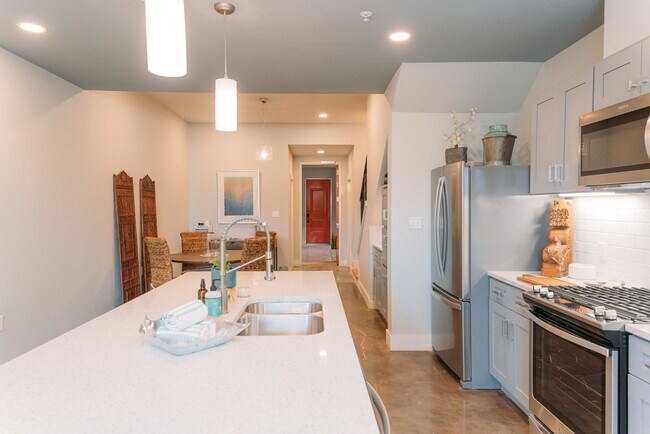 Building Photo - 210 W Peden Alley