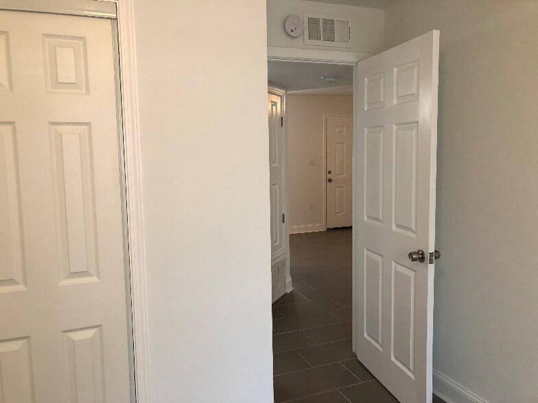 Building Photo - 209 Green Acres Rd