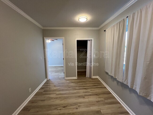 Building Photo - 343 Arlen Dr