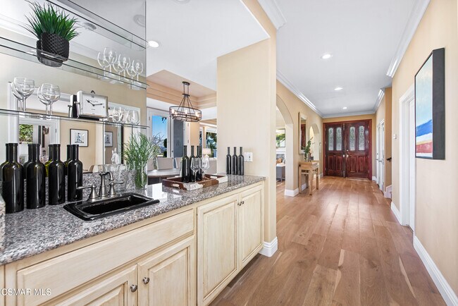 Building Photo - 1074 Deseo Ave