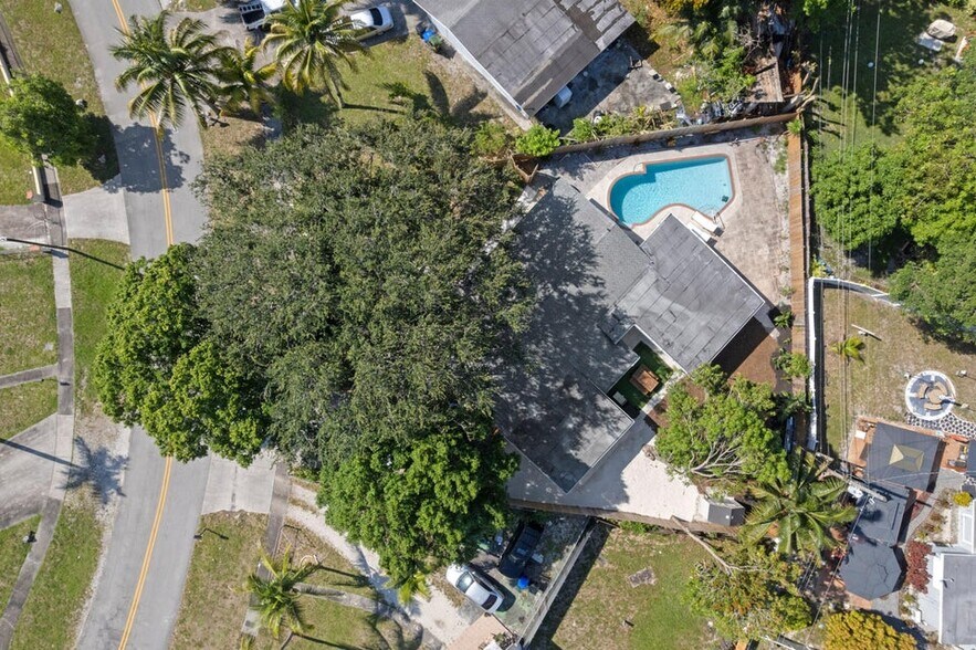 Building Photo - 1517 NW 12th Ave