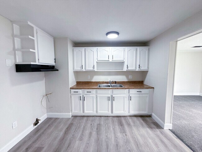 Building Photo - Beautifully Renovated 3BR Home in Blacklick Estates w/ Bonus Room, Huge Backyard & Garage