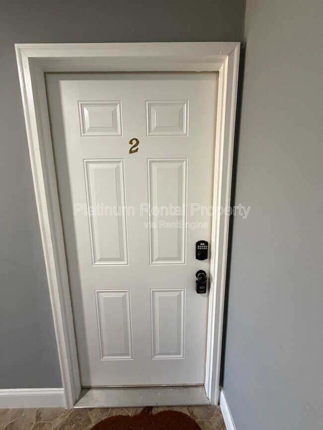 Building Photo - 1492 Waverly Way