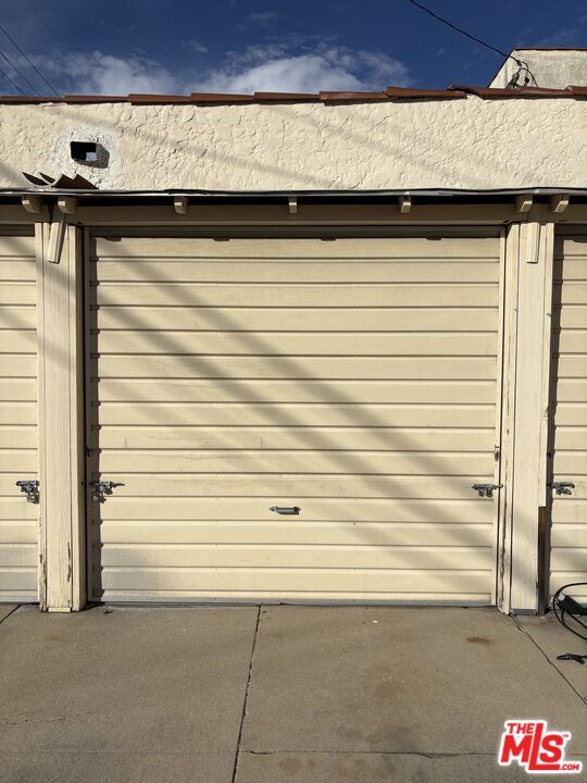 Building Photo - 351 N Gardner St