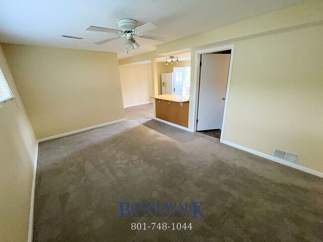Building Photo - 2827 E Bridgewater Dr