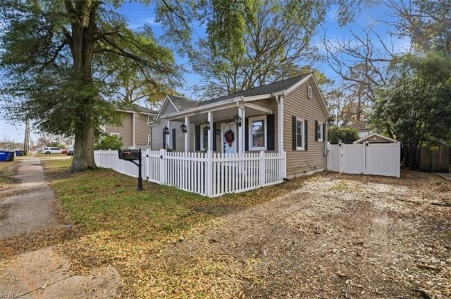 Building Photo - 1325 W Little Creek Rd