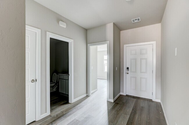 Building Photo - Brand New 4 Bed For Lease in Sara Park