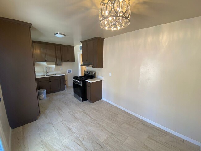 Building Photo - HOME FOR RENT NORTHEAST EL PASO
