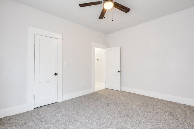 Building Photo - 1528 N Beard Ave