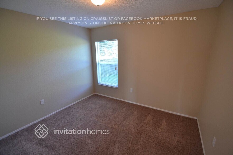 Building Photo - 7988 Oak Run Cir
