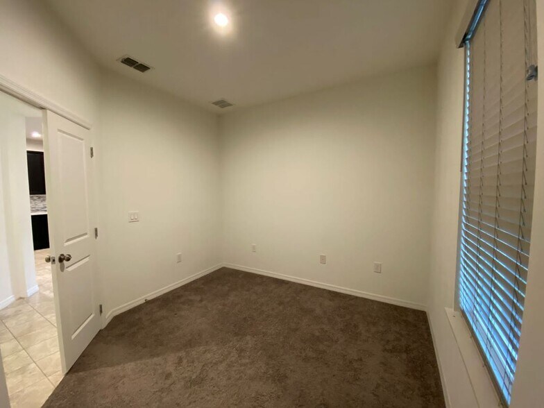 Building Photo - 1470 Lone Feather Trail