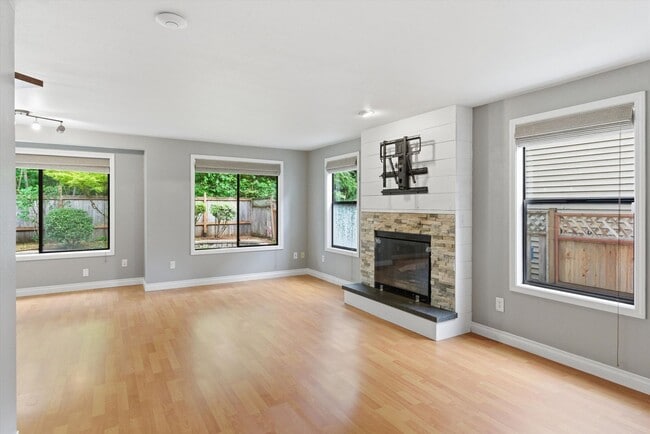 Building Photo - 2227 SE 8th Pl