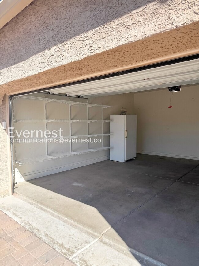 Building Photo - Spacious Home with Fenced Yard and Pool Access | Pet friendly | Available Now!