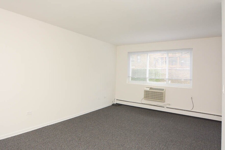 Building Photo - 520 Aldine