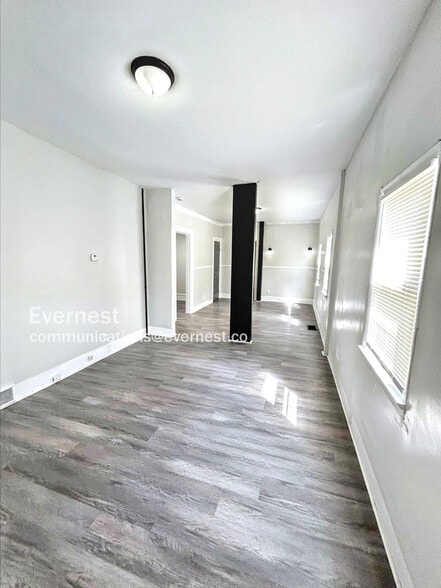 Building Photo - 14917 Darwin Ave