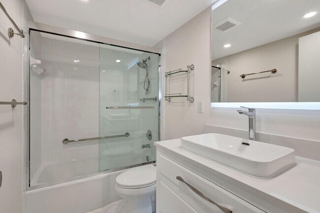 Building Photo - 1501 S Flagler Dr