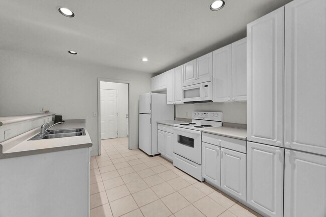 Building Photo - 1846 Pelican Dr