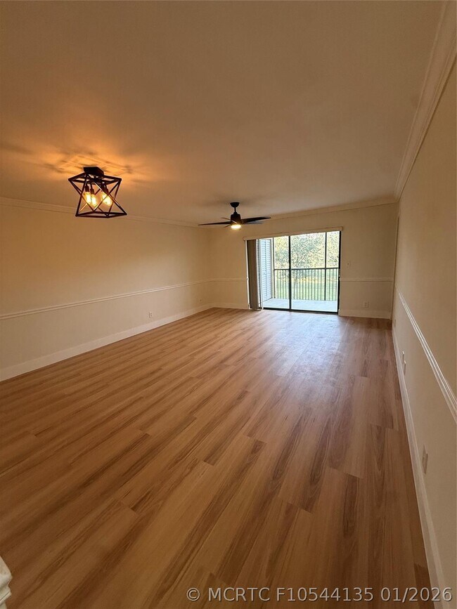 Building Photo - 2075 Coral Ridge Dr