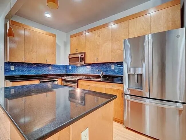 Building Photo - 520 W Olney Rd