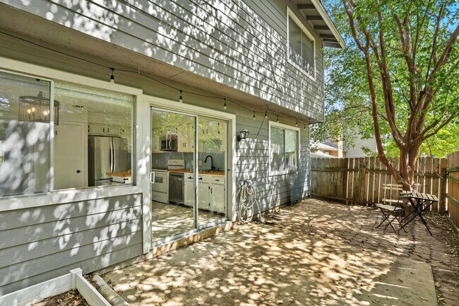 Building Photo - 7258 Coronado Cir