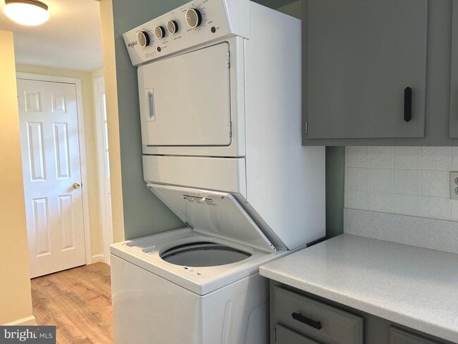 Building Photo - 136 Fairfield Dr