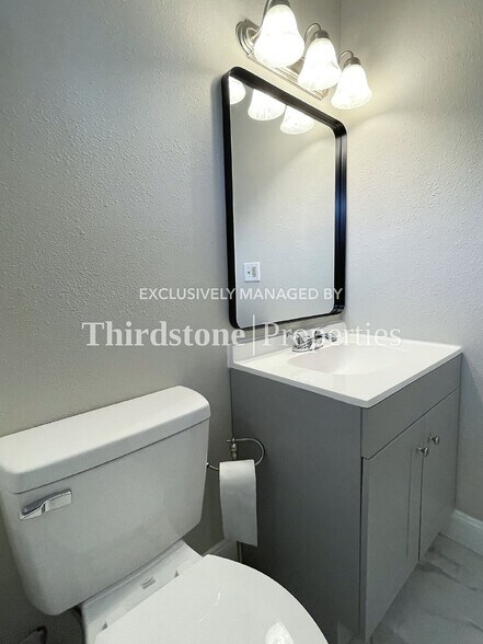 Building Photo - 4528 Polaris St