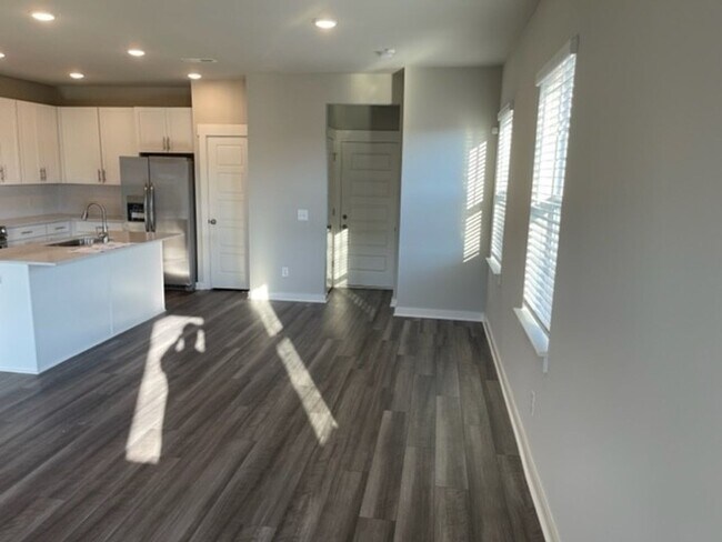 Building Photo - Stunning home in Murfreesboro