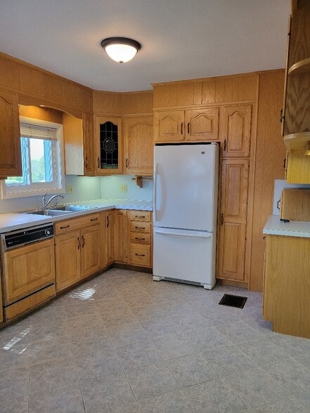 Building Photo - 848 Stone Hill Rd