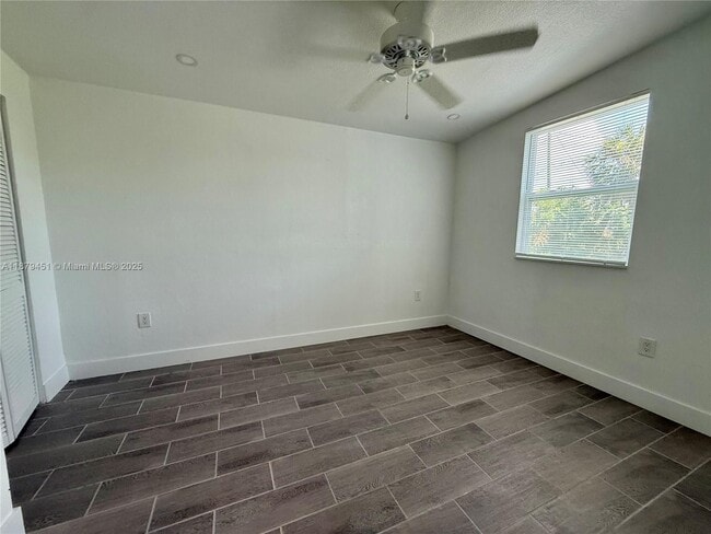 Building Photo - 3460 Normandy Dr