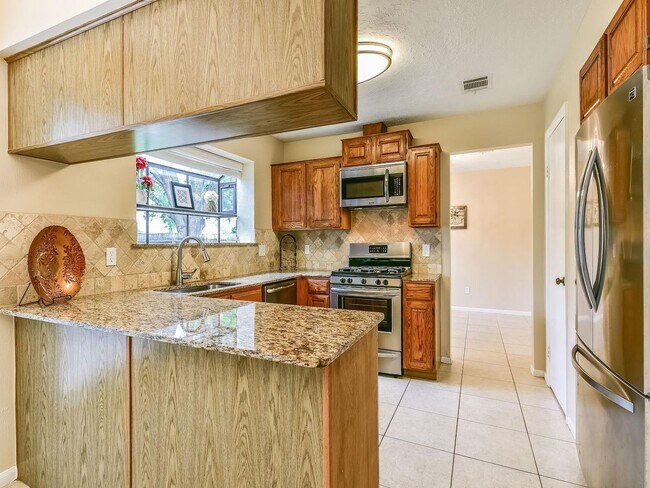 Building Photo - 14819 Cobre Valley Dr