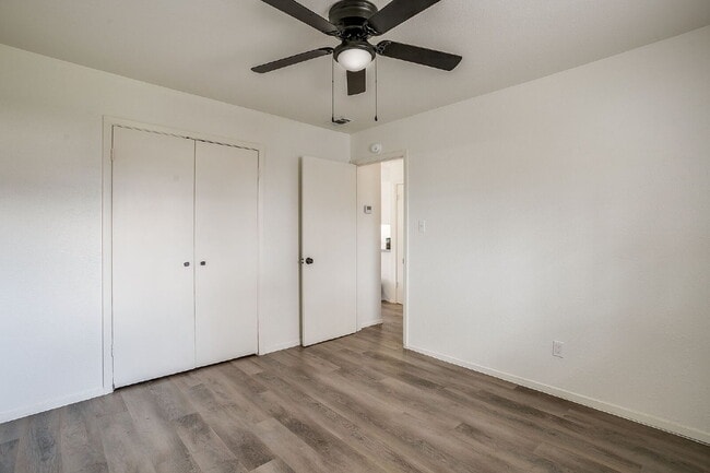 Building Photo - Charming 2 Bedroom Duplex in Westworth Village