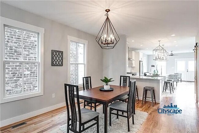 Building Photo - SWANKY 3 BEDROOM NEWER HOME IN HISTORIC CH...