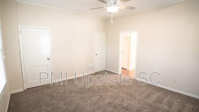 Building Photo - 68 Smythe Ave