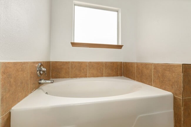 Building Photo - 21123 Sweet Blossom Ln