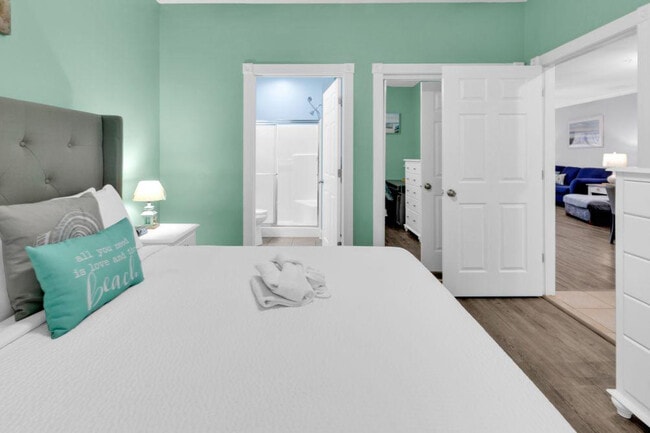 Building Photo - 4879 Luster Leaf Cir