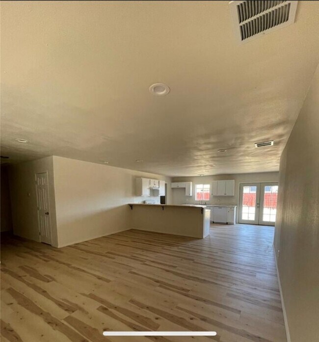 Building Photo - 1055 Hillside Dr